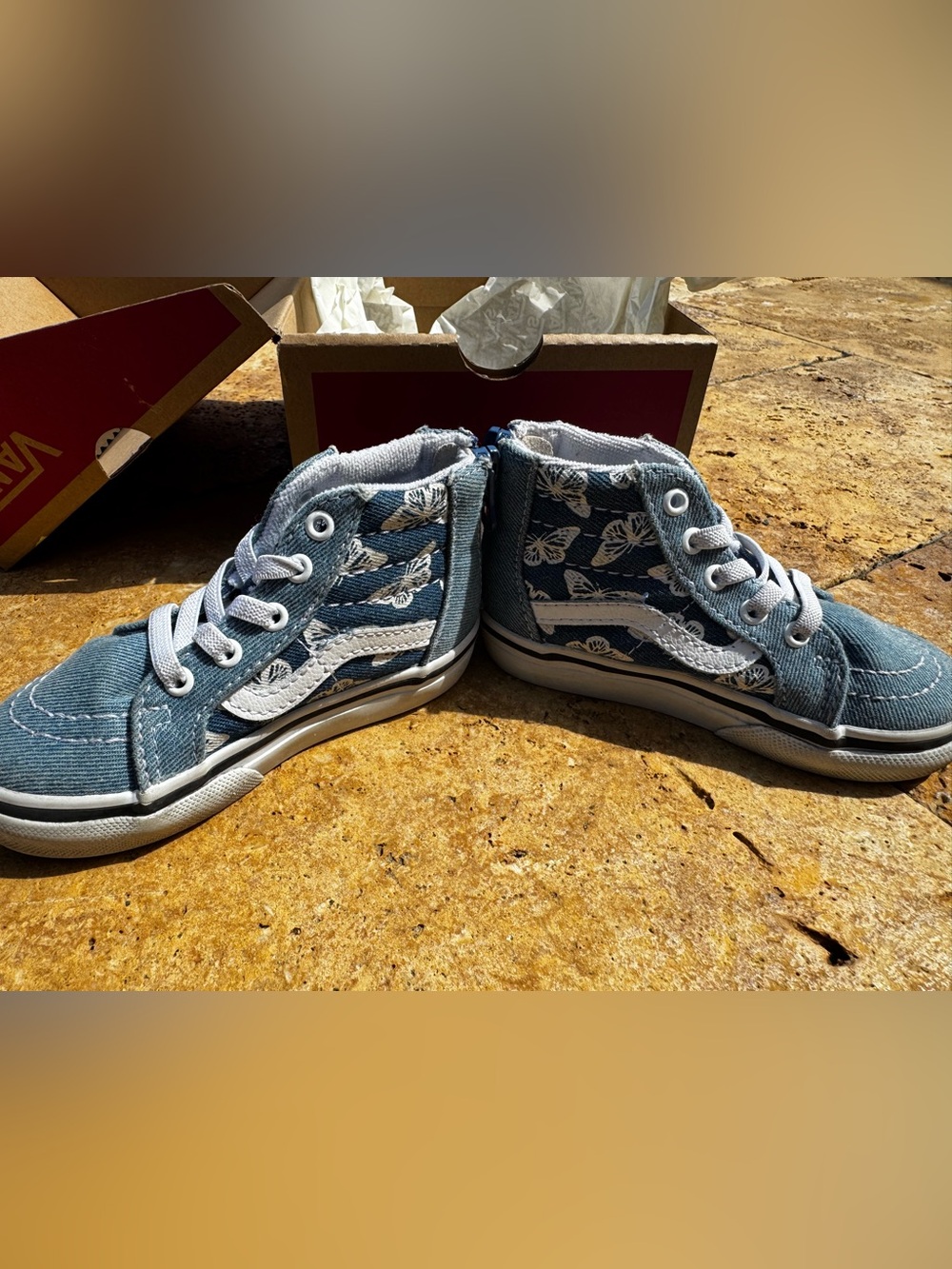 Vans Kids High-Top Sneakers in Blue and White Butterfly Print
